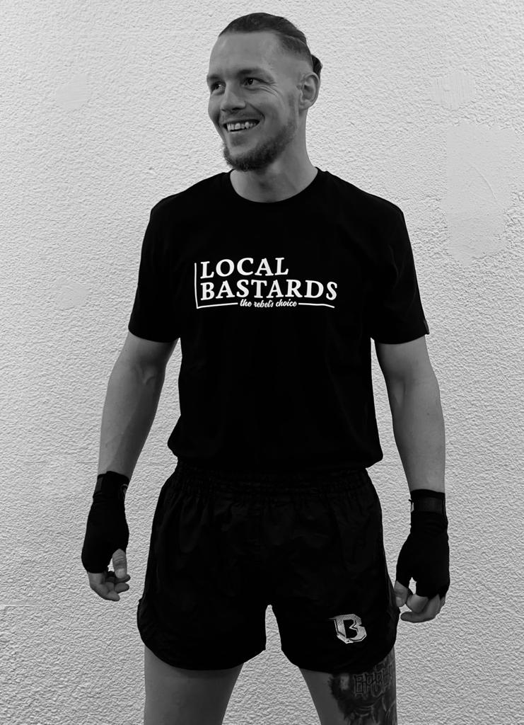 T-Shirt - "the rebel" - schwarz